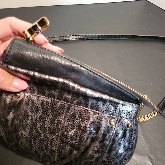 B MAKOWSKY crossbody used great shape - Picture 2 of 6